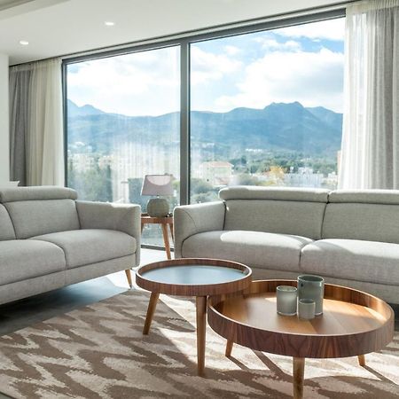 Deluxe Apt W/ Rooftop Pool In The Heart Of Kyrenia Kyrenia  Exterior photo