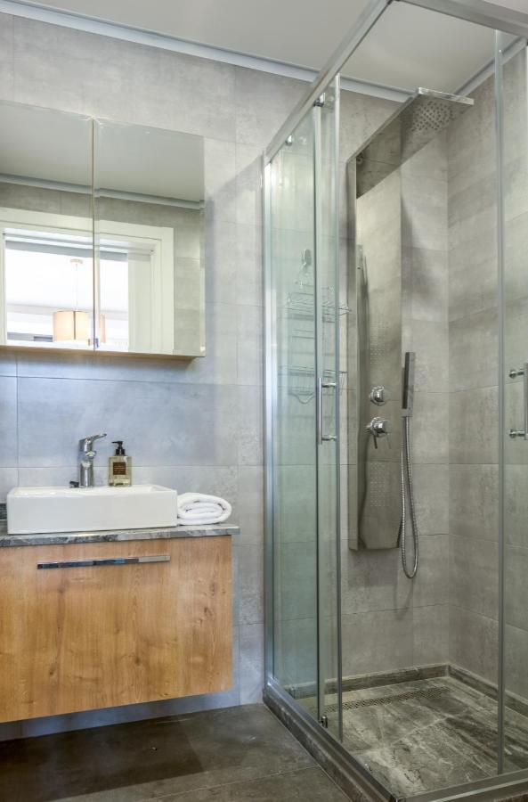Deluxe Apt W/ Rooftop Pool In The Heart Of Kyrenia Kyrenia  Exterior photo