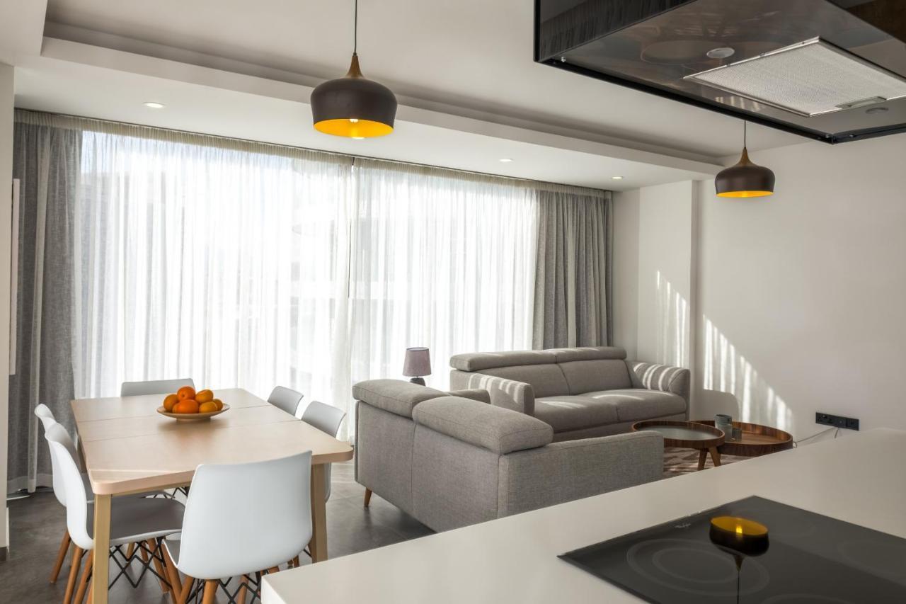 Deluxe Apt W/ Rooftop Pool In The Heart Of Kyrenia Kyrenia  Exterior photo