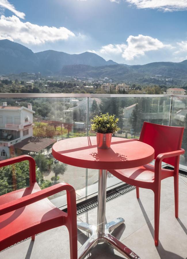 Deluxe Apt W/ Rooftop Pool In The Heart Of Kyrenia Kyrenia  Exterior photo
